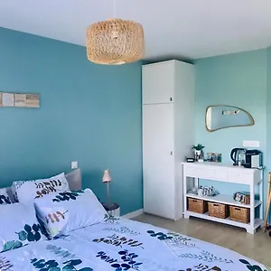 Au Petit Bonheur De Claire Et Jo Bed & Breakfast